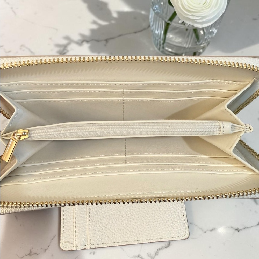 Nanette Lepore Cream Floral Ziparound Wallet with Gold Logo & Card Holder NWT - Picture 4 of 5
